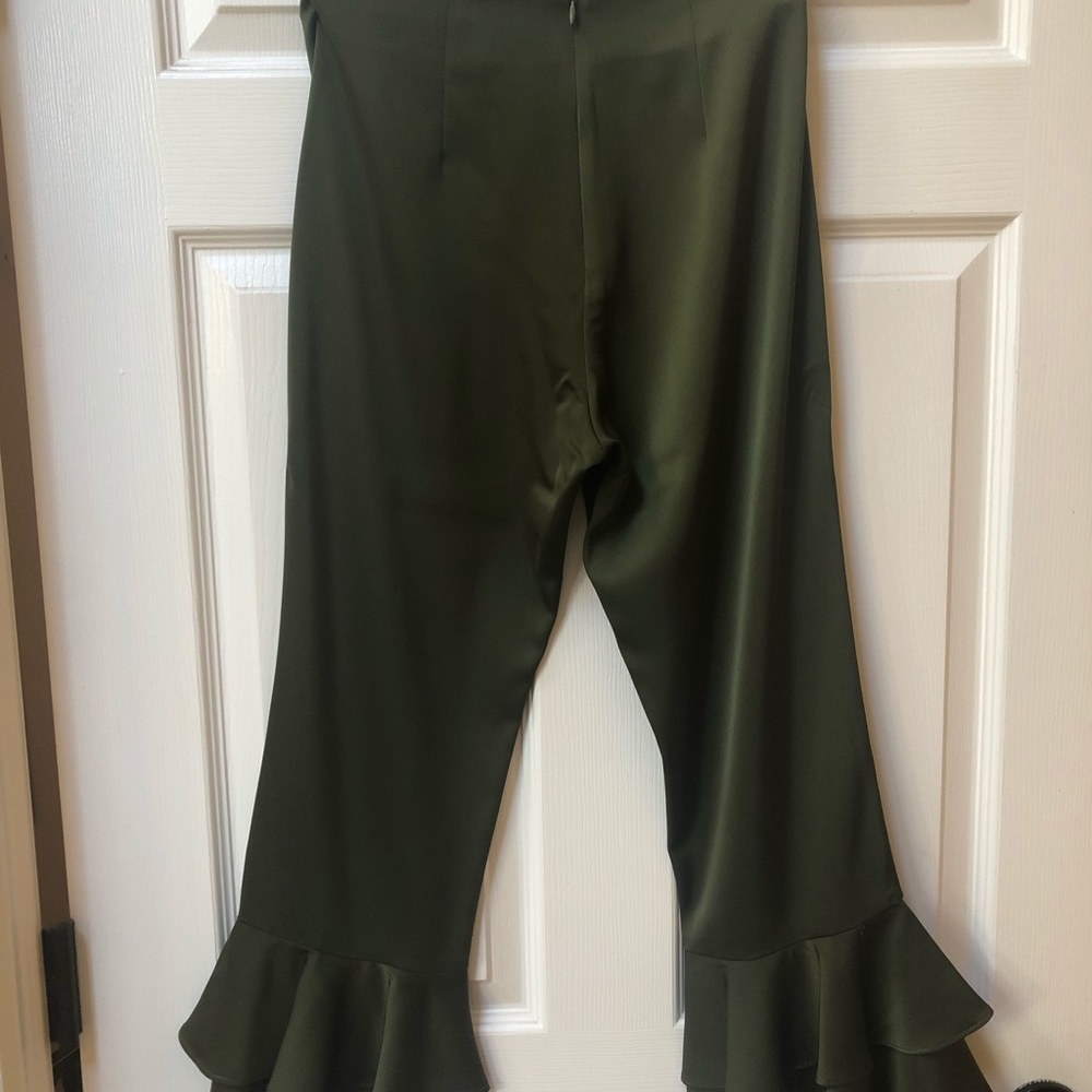 Tularosa Green Ruffle Capri Pants - Picture 7 of 15